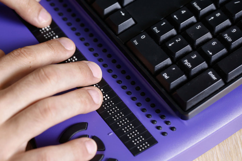 Braille computer display